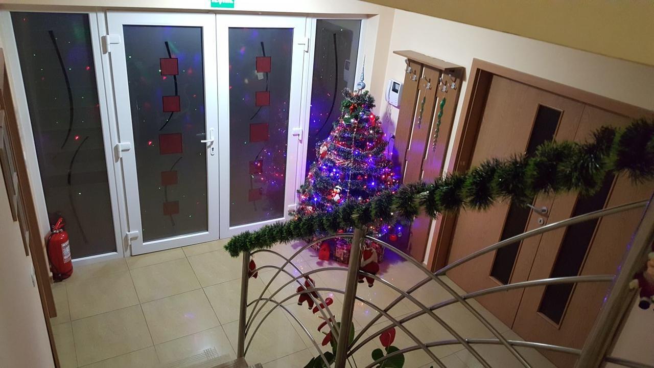 Family Pension أراد المظهر الخارجي الصورة